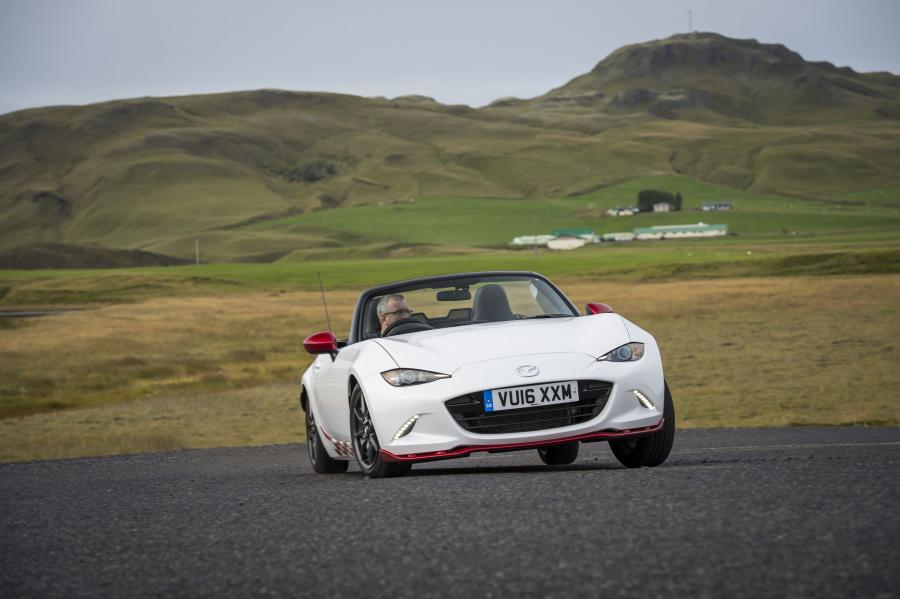  Mazda MX-5 Icon 2016 года  (фото 21 из 24)